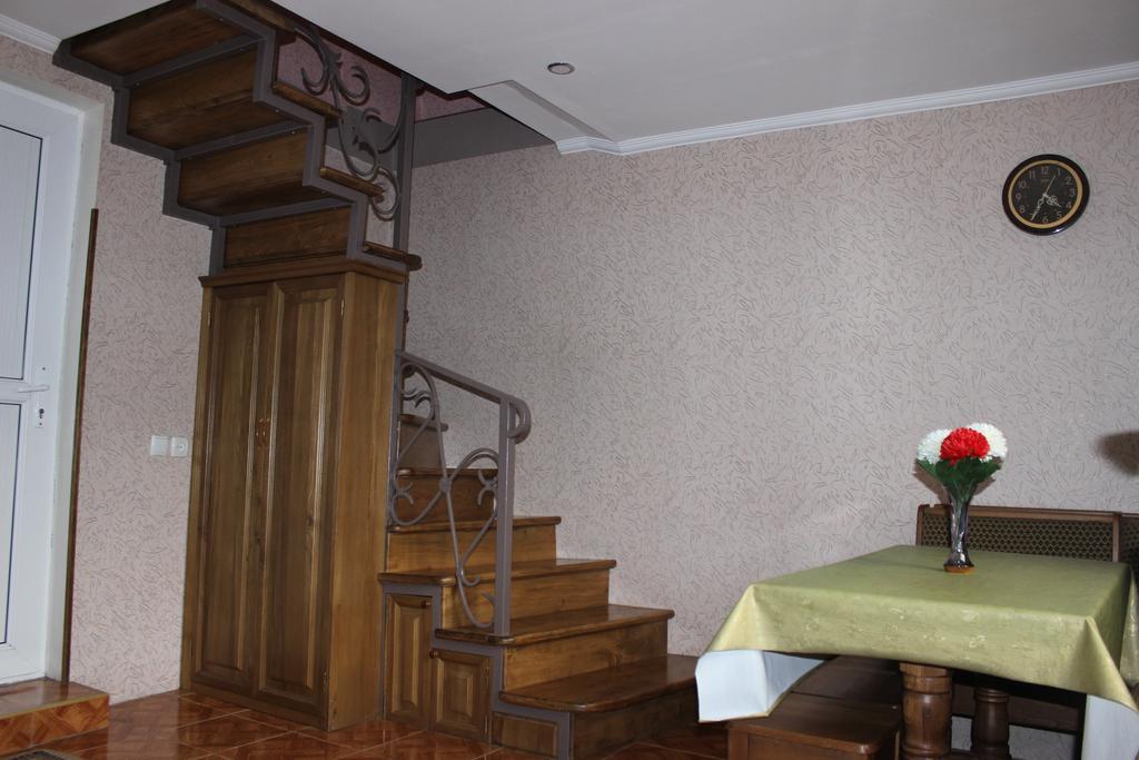 Guest House Borjomi Star חדר תמונה